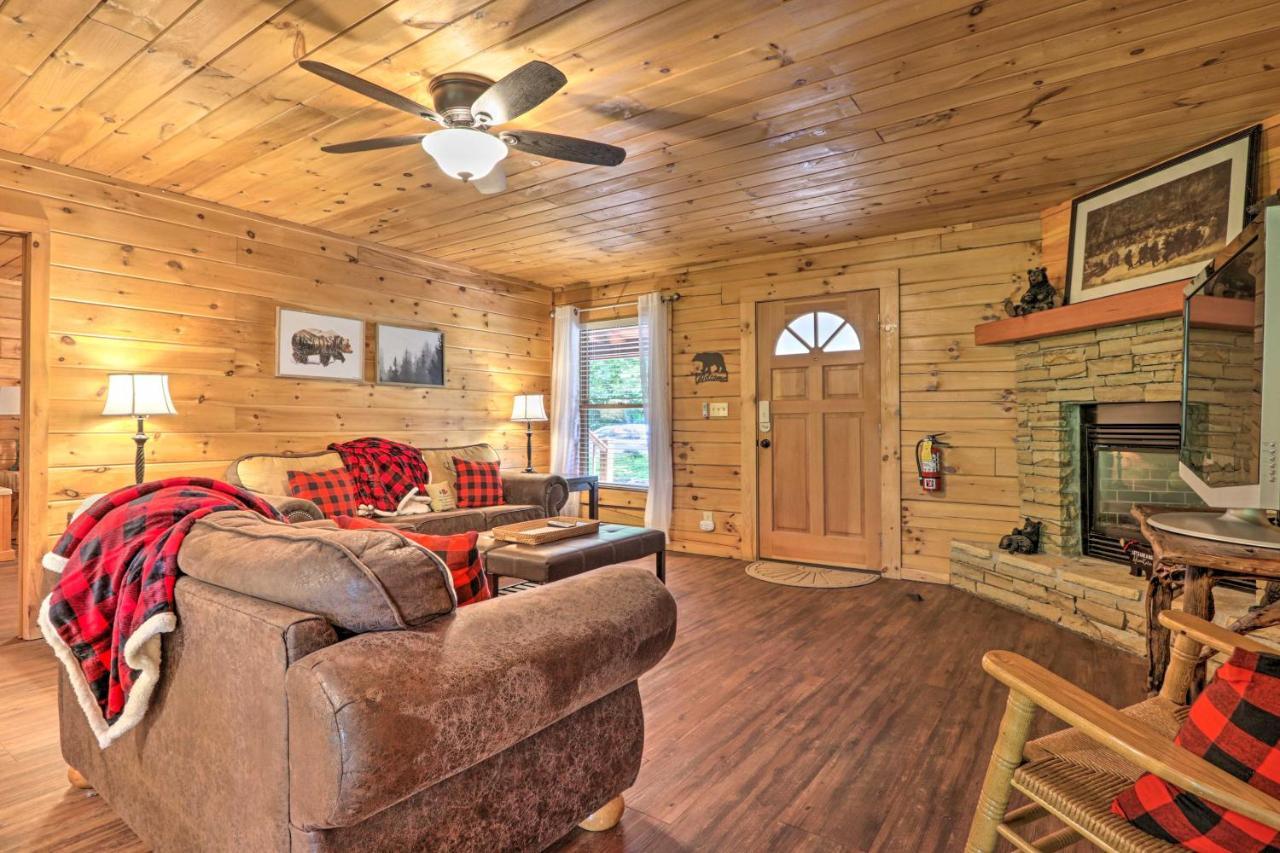 Cabin With Deck And Fireplace Less Than 3 Mi To Dollywood! Pigeon Forge Eksteriør billede