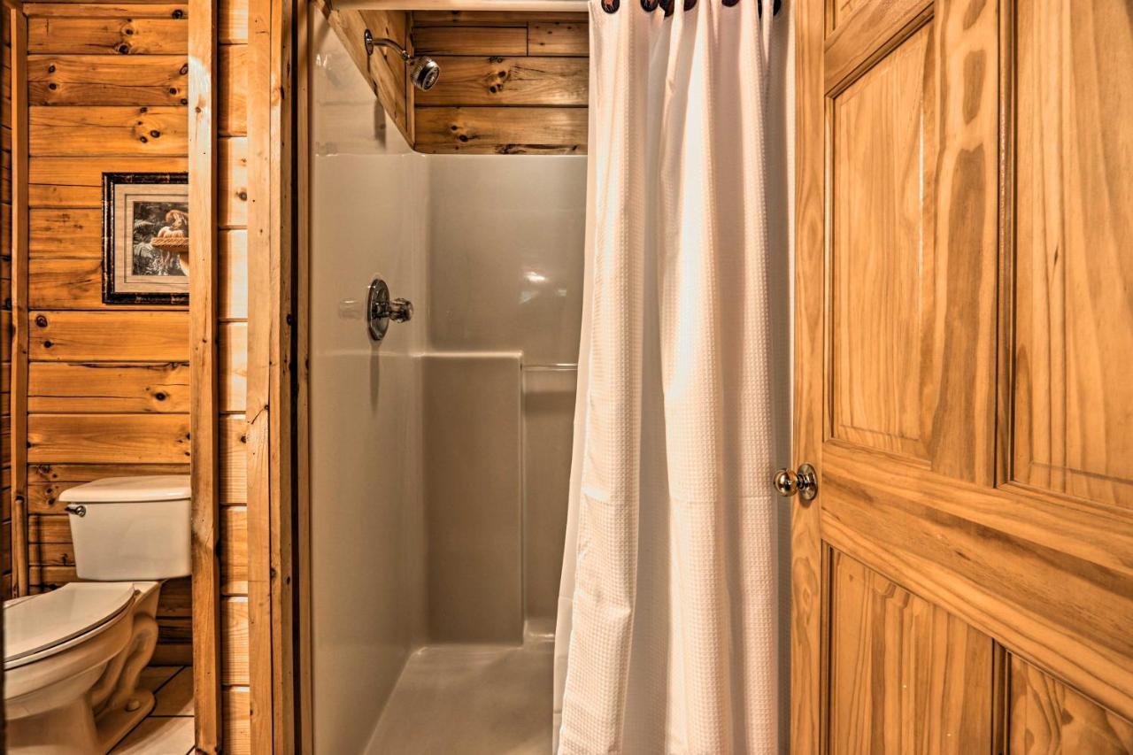 Cabin With Deck And Fireplace Less Than 3 Mi To Dollywood! Pigeon Forge Eksteriør billede