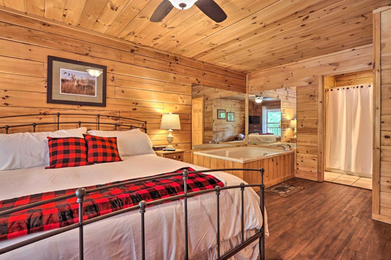 Cabin With Deck And Fireplace Less Than 3 Mi To Dollywood! Pigeon Forge Eksteriør billede