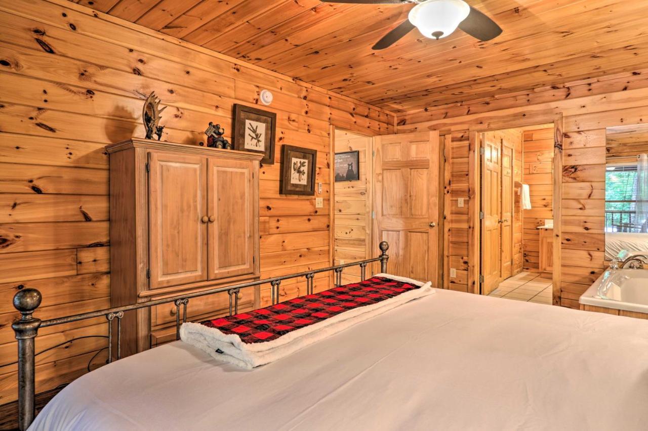 Cabin With Deck And Fireplace Less Than 3 Mi To Dollywood! Pigeon Forge Eksteriør billede