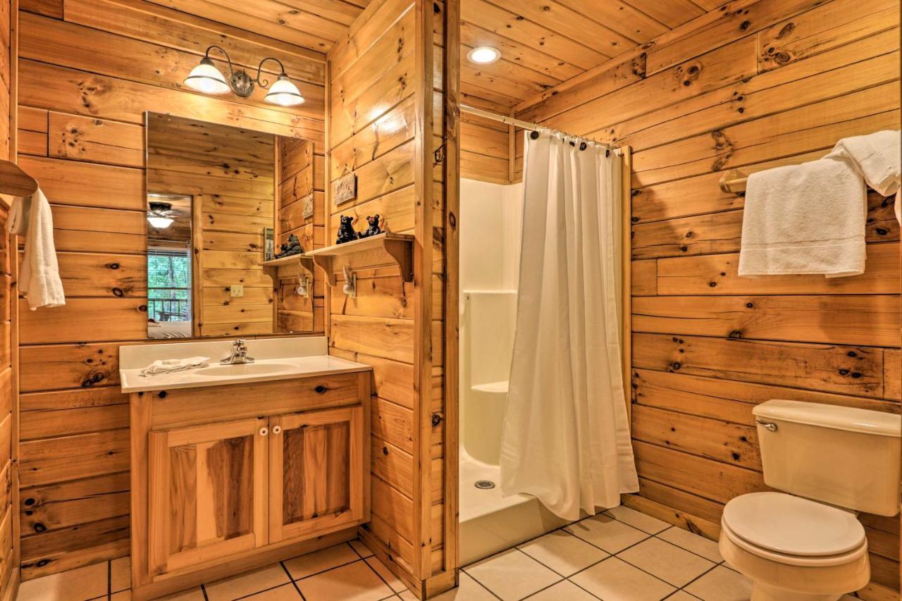 Cabin With Deck And Fireplace Less Than 3 Mi To Dollywood! Pigeon Forge Eksteriør billede