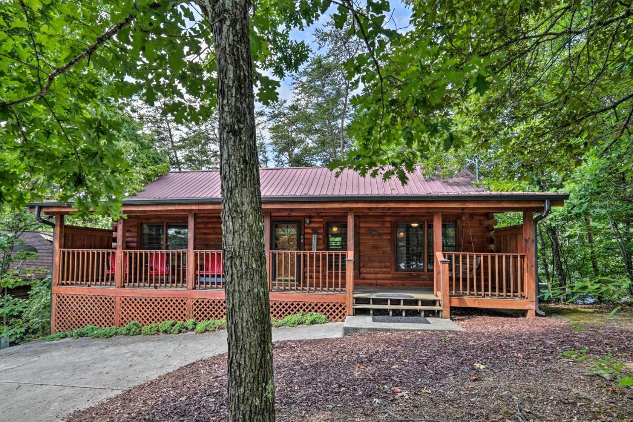Cabin With Deck And Fireplace Less Than 3 Mi To Dollywood! Pigeon Forge Eksteriør billede
